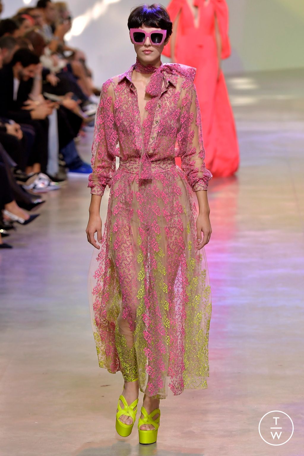 Fashion Week Paris Spring/Summer 2023 look 18 from the Elie Saab collection 女装