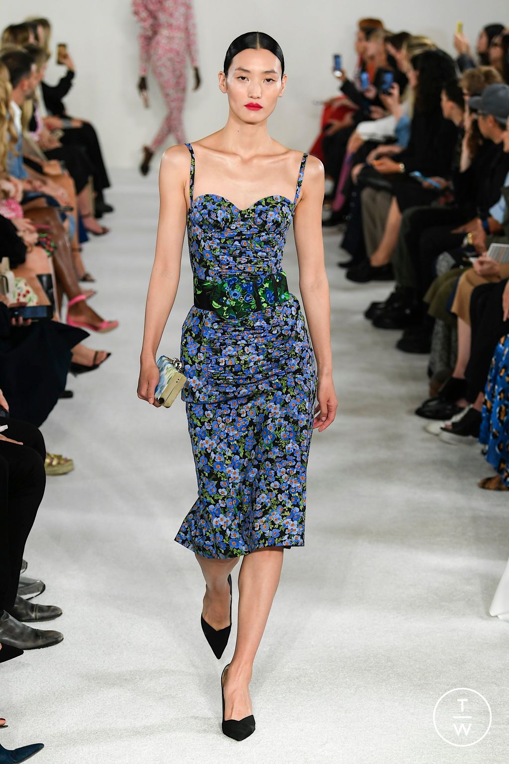Fashion Week New York Spring/Summer 2023 look 37 from the Carolina Herrera collection 女装