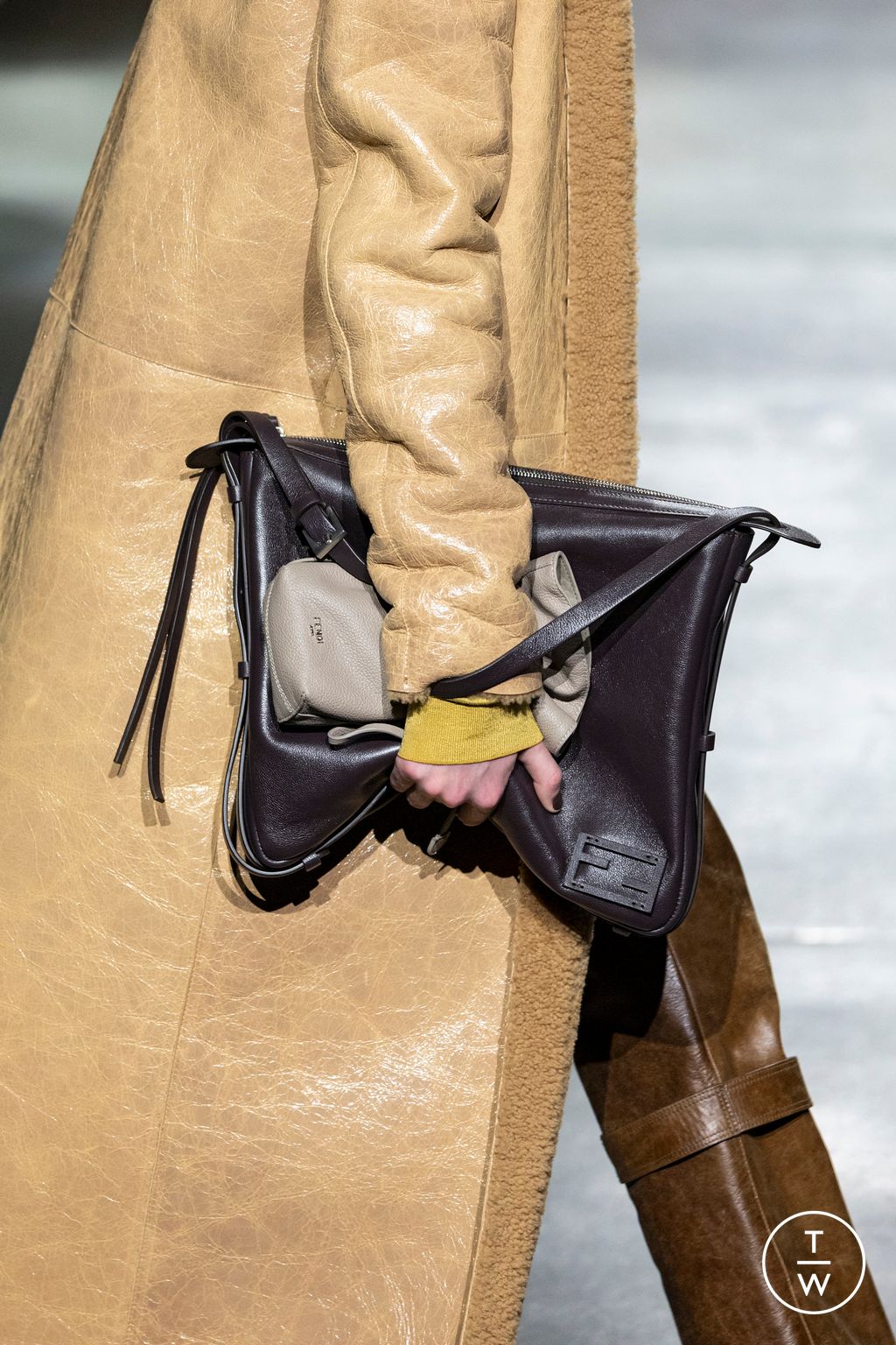 Fashion Week Milan Fall/Winter 2024 look 18 from the Fendi collection womenswear accessories