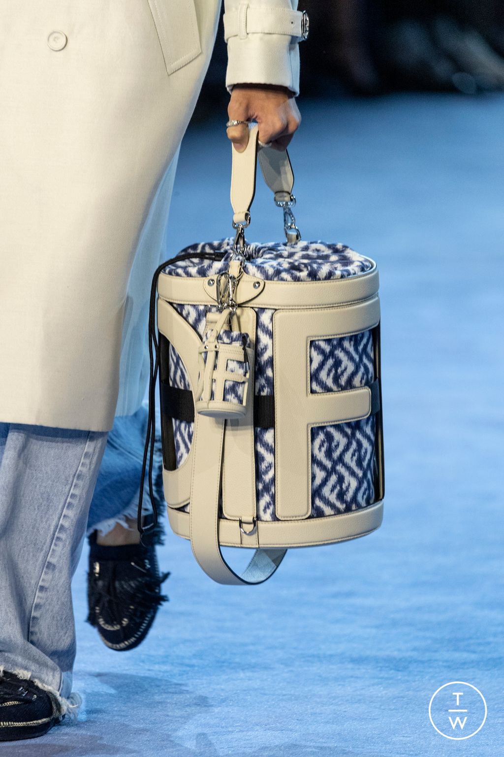 Fashion Week Milan Spring/Summer 2023 look 18 from the Fendi collection menswear accessories