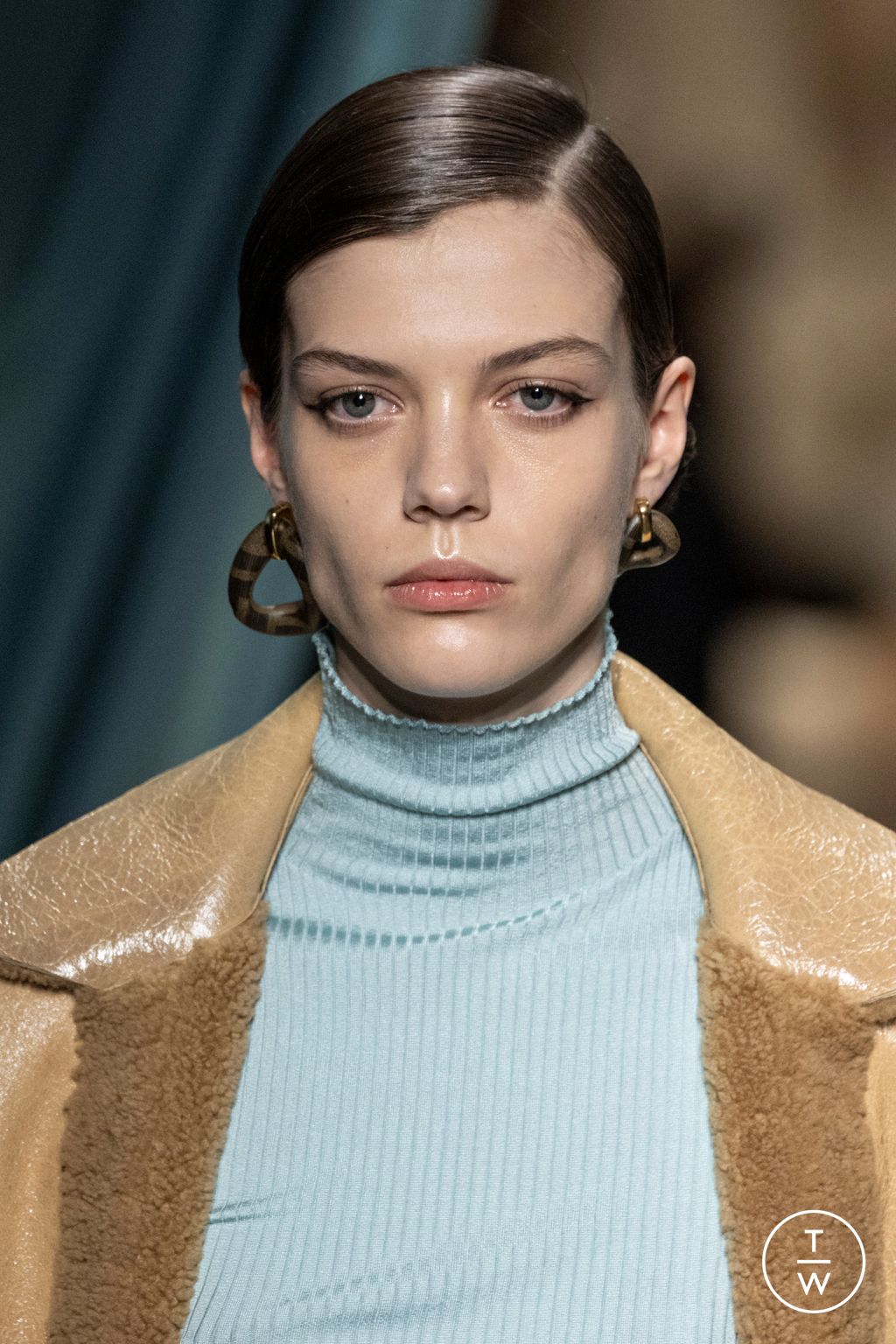 Fashion Week Milan Fall/Winter 2024 look 76 from the Fendi collection 女装配饰