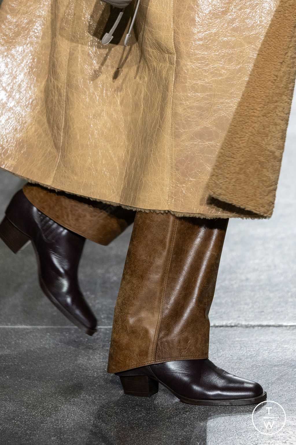 Fashion Week Milan Fall/Winter 2024 look 45 from the Fendi collection womenswear accessories