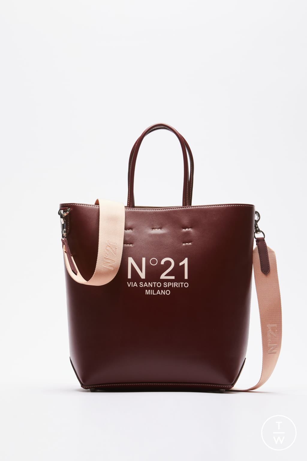 Fashion Week Milan Spring/Summer 2022 look 71 from the N°21 collection womenswear accessories