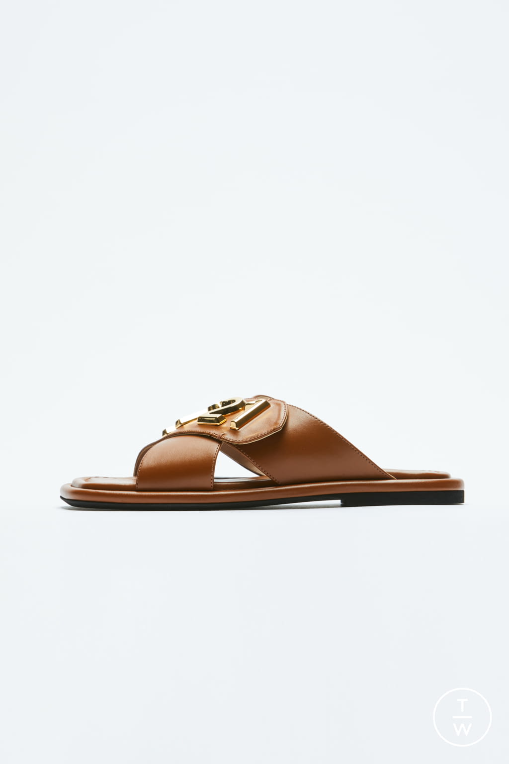 Fashion Week Milan Spring/Summer 2022 look 23 from the N°21 collection 女装配饰