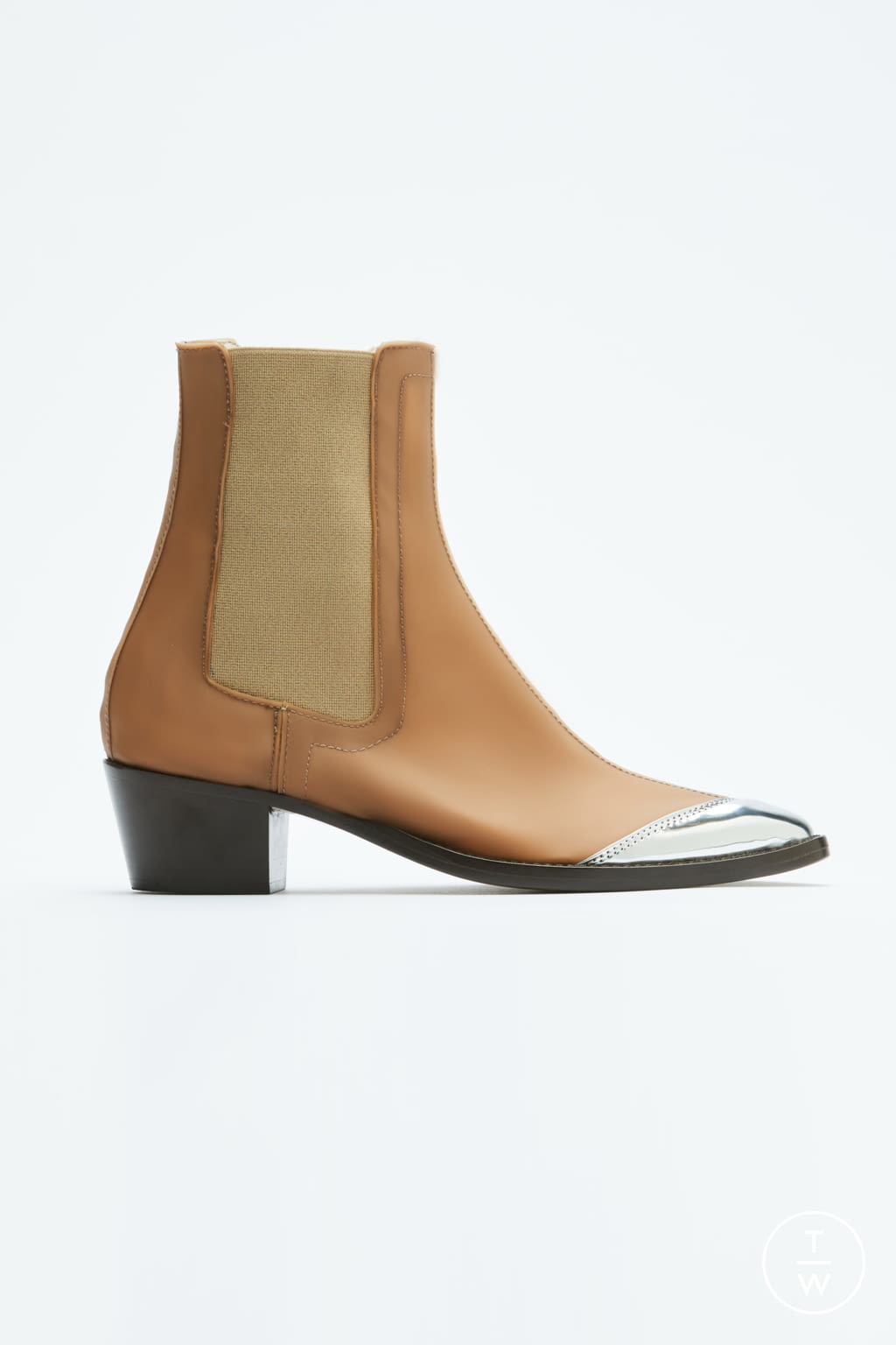 Fashion Week Milan Spring/Summer 2022 look 57 de la collection N°21 womenswear accessories