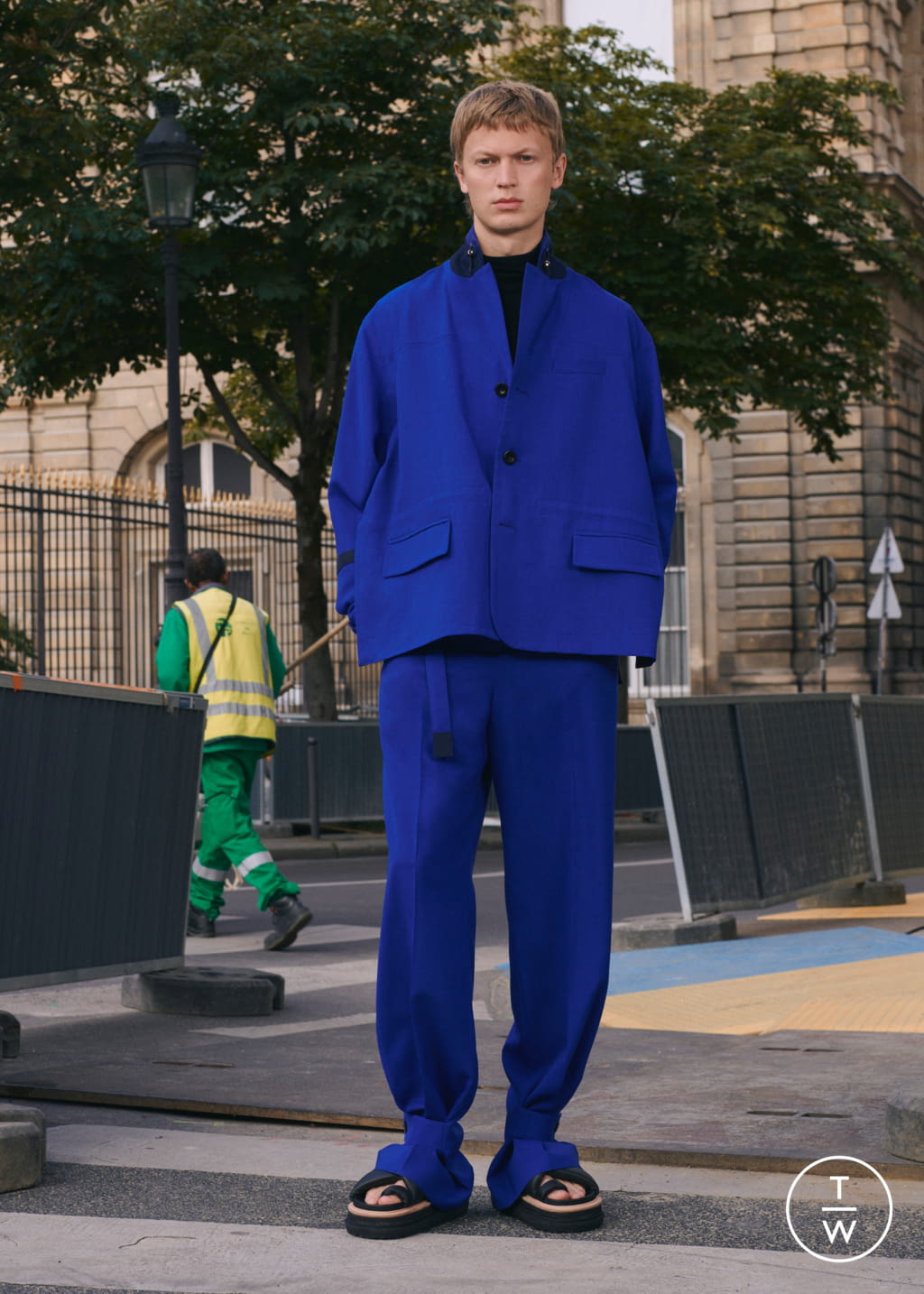 Fashion Week Paris Spring/Summer 2022 look 10 from the Sacai collection menswear