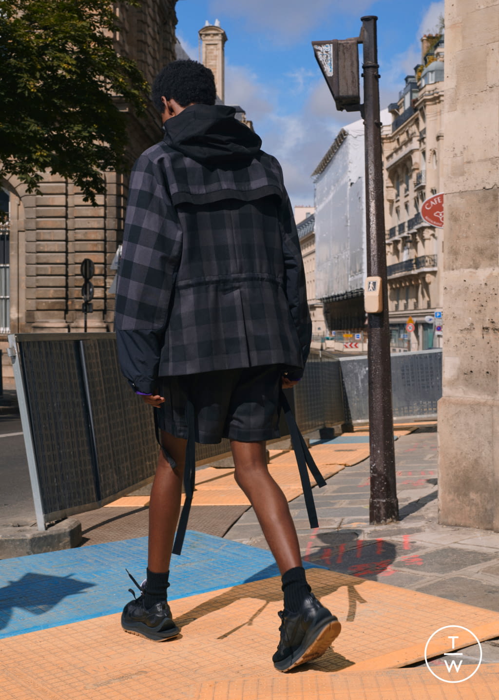 Fashion Week Paris Spring/Summer 2022 look 18 from the Sacai collection menswear