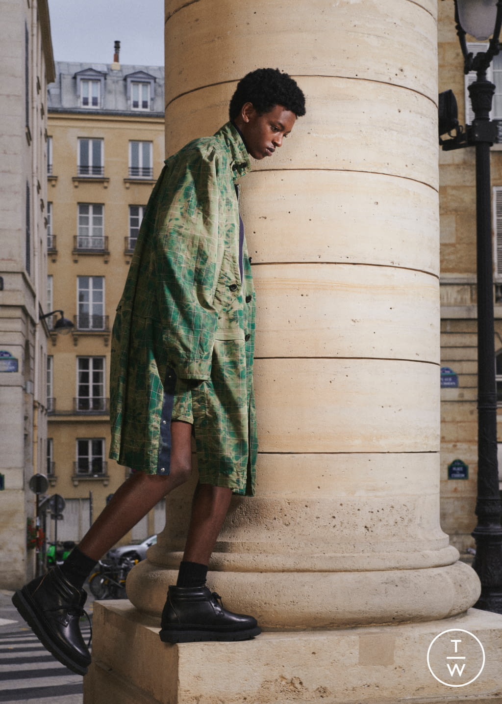 Fashion Week Paris Spring/Summer 2022 look 21 from the Sacai collection 男装