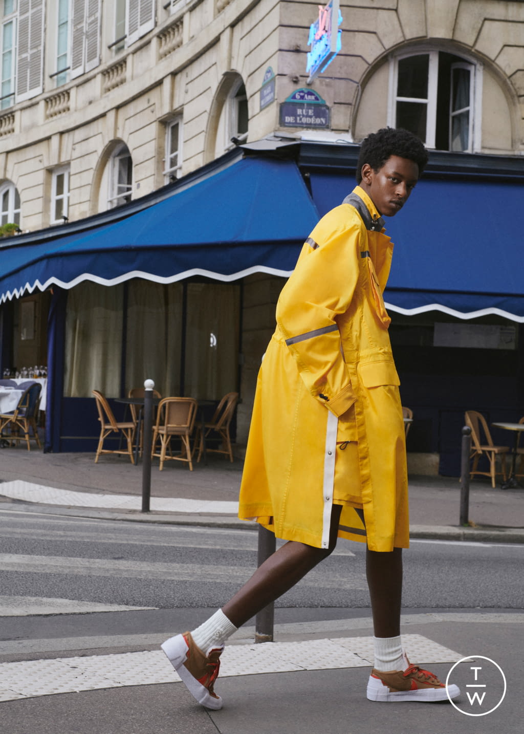 Fashion Week Paris Spring/Summer 2022 look 29 de la collection Sacai menswear