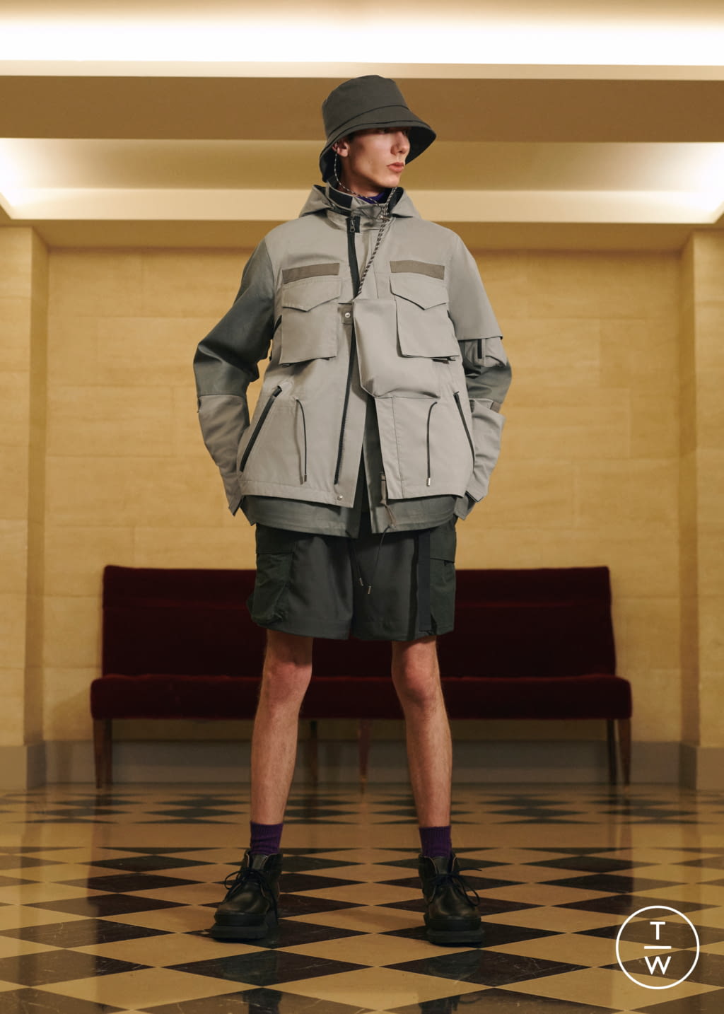 Fashion Week Paris Spring/Summer 2022 look 3 from the Sacai collection menswear