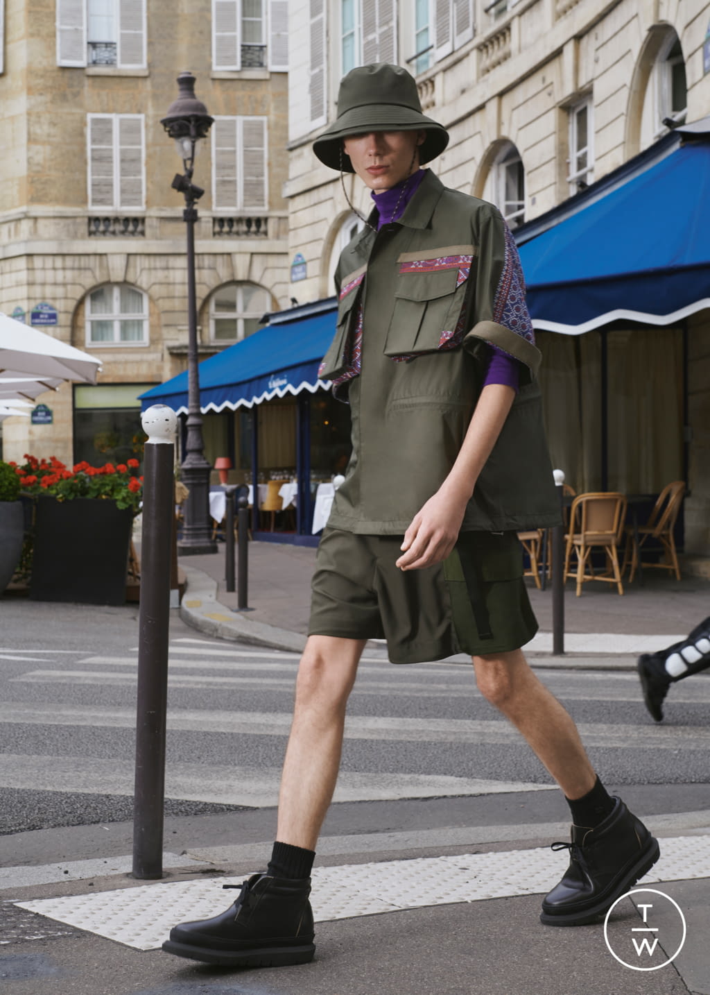 Fashion Week Paris Spring/Summer 2022 look 31 de la collection Sacai menswear