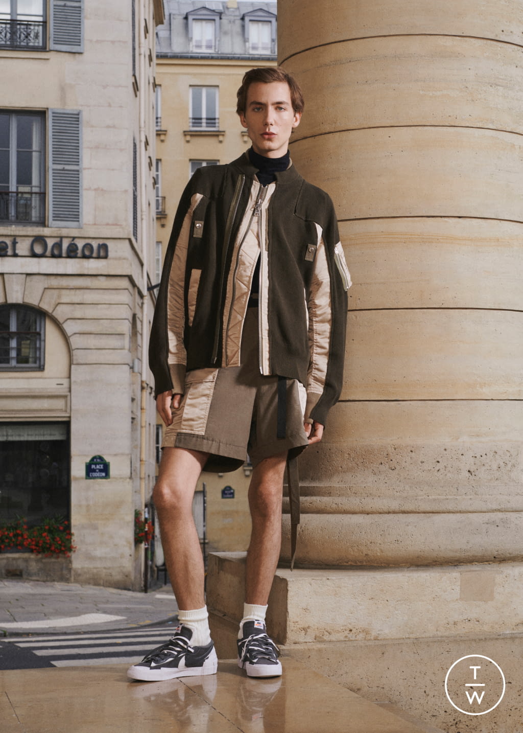 Fashion Week Paris Spring/Summer 2022 look 33 from the Sacai collection 男装