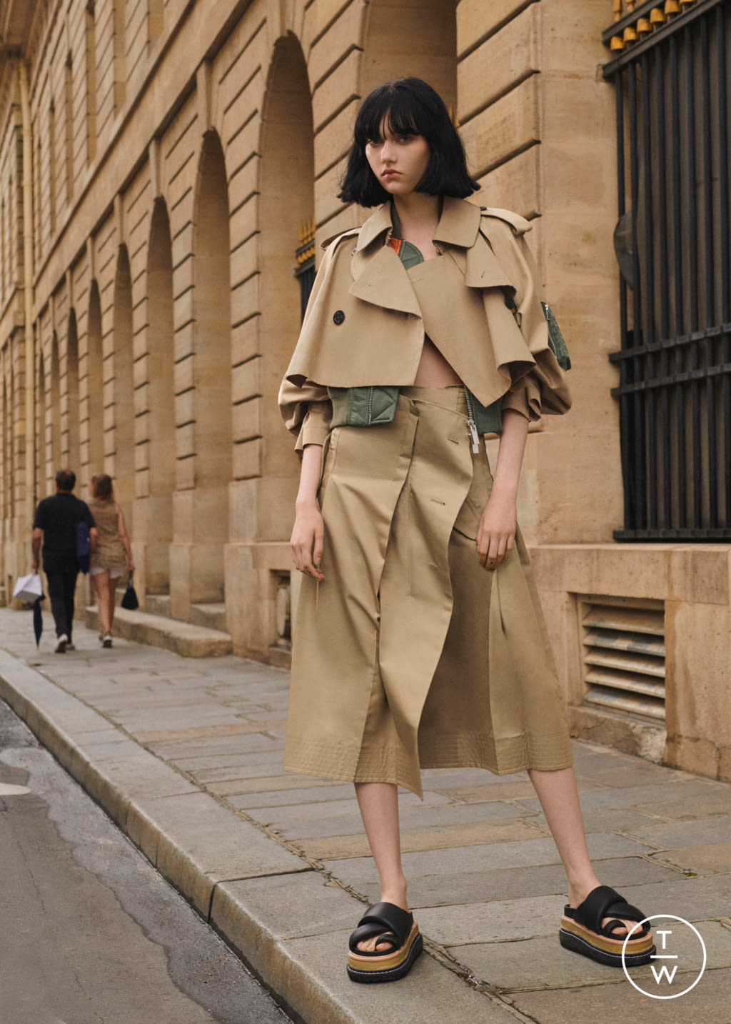 Fashion Week Paris Resort 2022 look 17 from the Sacai collection 女装