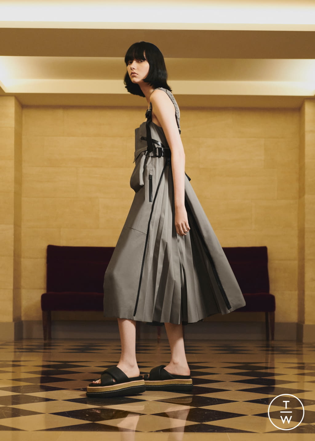 Fashion Week Paris Resort 2022 look 1 de la collection Sacai womenswear