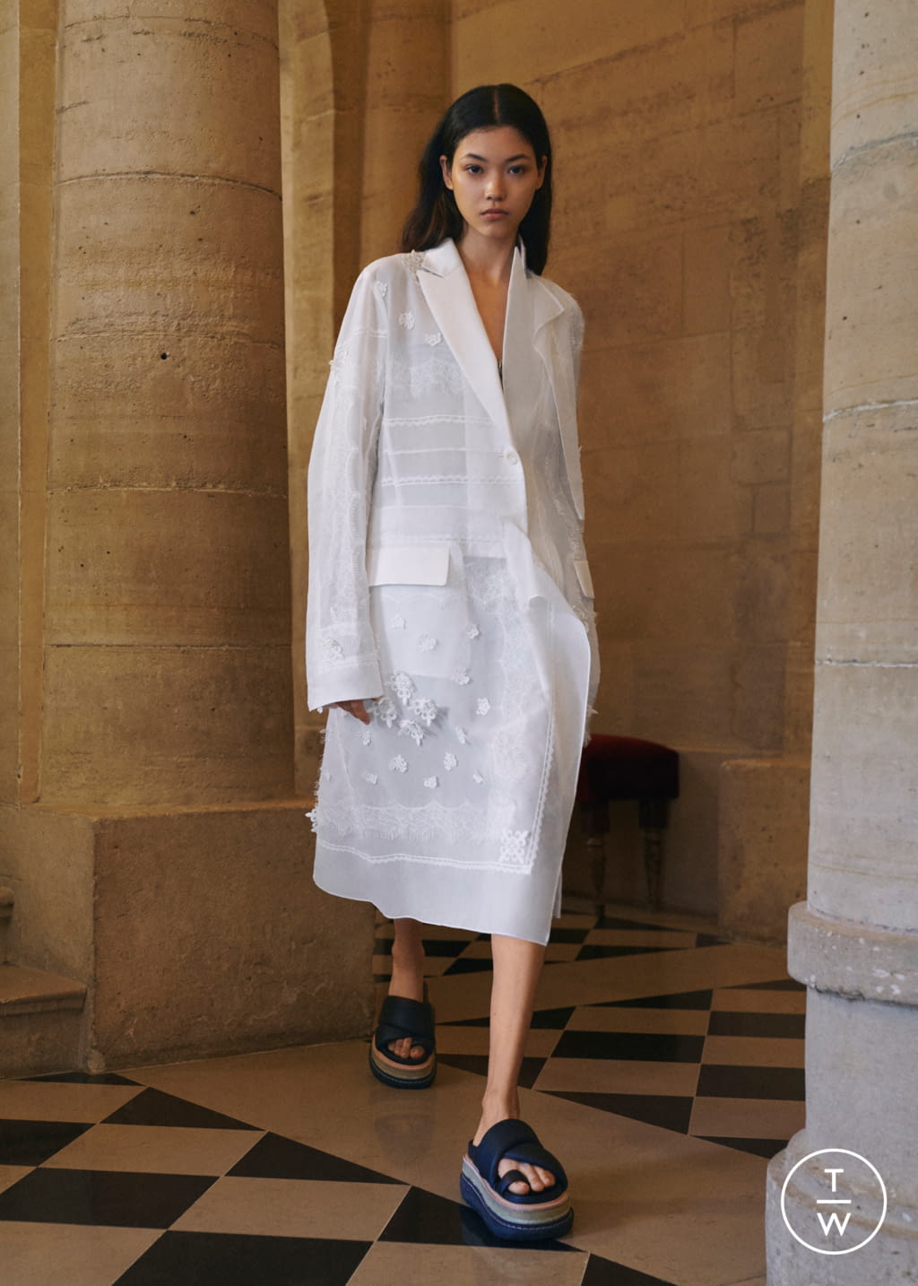 Fashion Week Paris Resort 2022 look 32 from the Sacai collection 女装