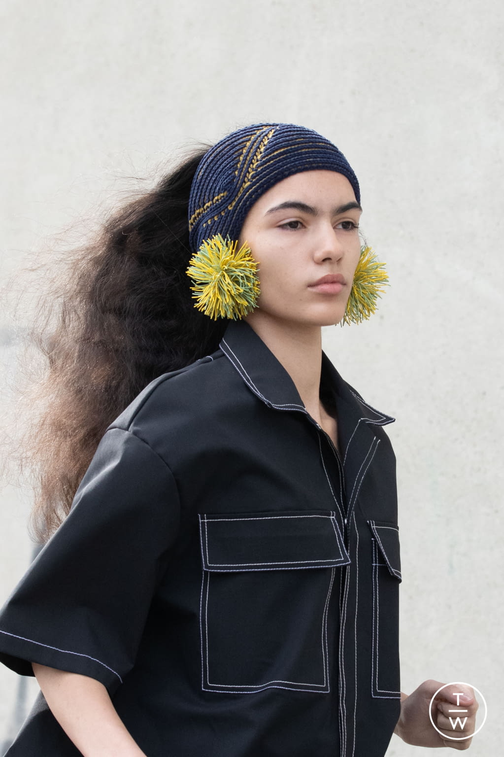 Fashion Week Milan Fall/Winter 2022 look 25 de la collection Sunnei womenswear accessories