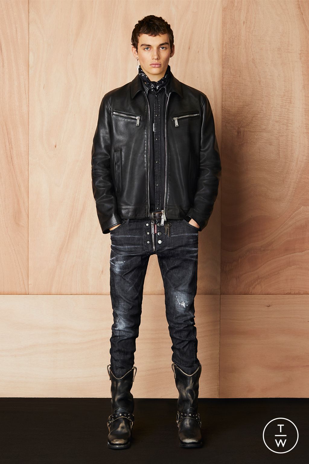 Fashion Week Milan Pre-Fall 2024 look 23 from the Dsquared2 collection menswear