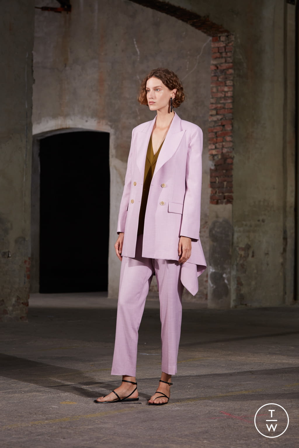 Fashion Week Milan Resort 2019 look 23 de la collection Erika Cavallini womenswear