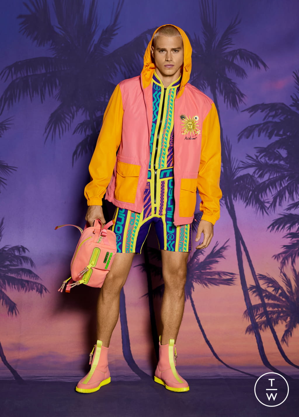 Fashion Week Milan Resort 2022 look 23 from the Moschino collection menswear