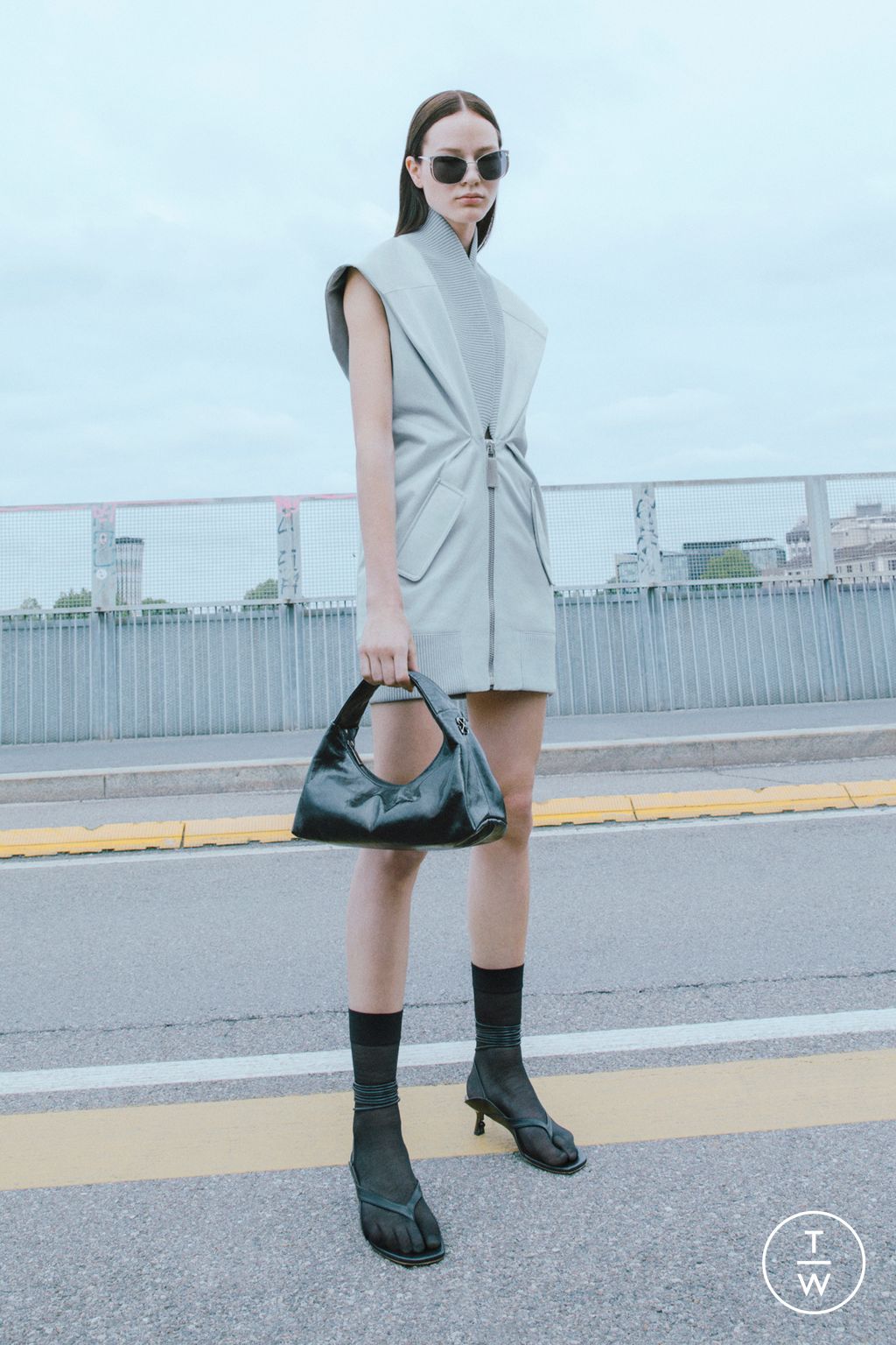Fashion Week Paris Resort 2024 look 23 from the Off-White collection 女装