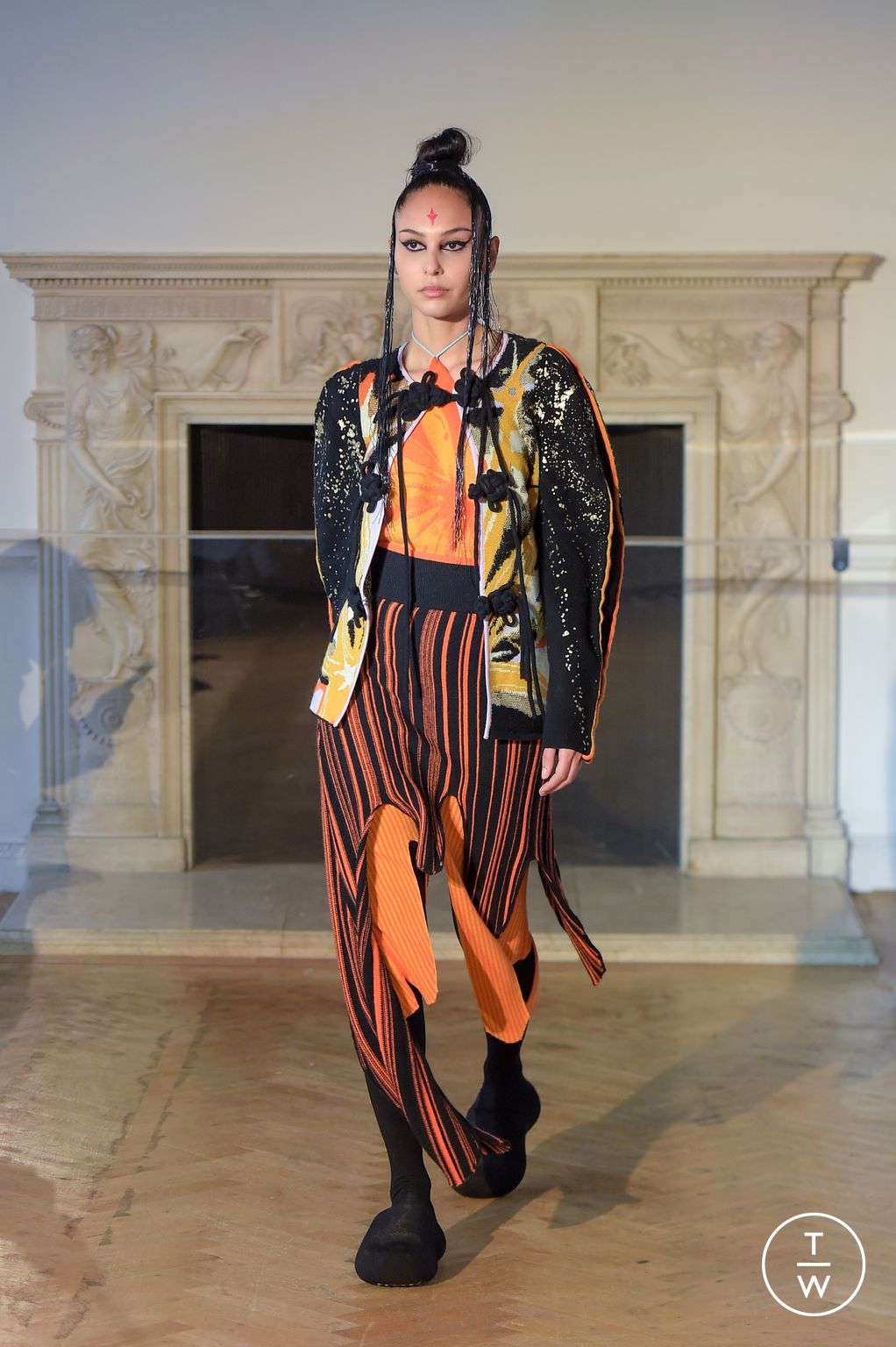 Fashion Week London Fall/Winter 2023 look 23 from the Chau Rising collection womenswear
