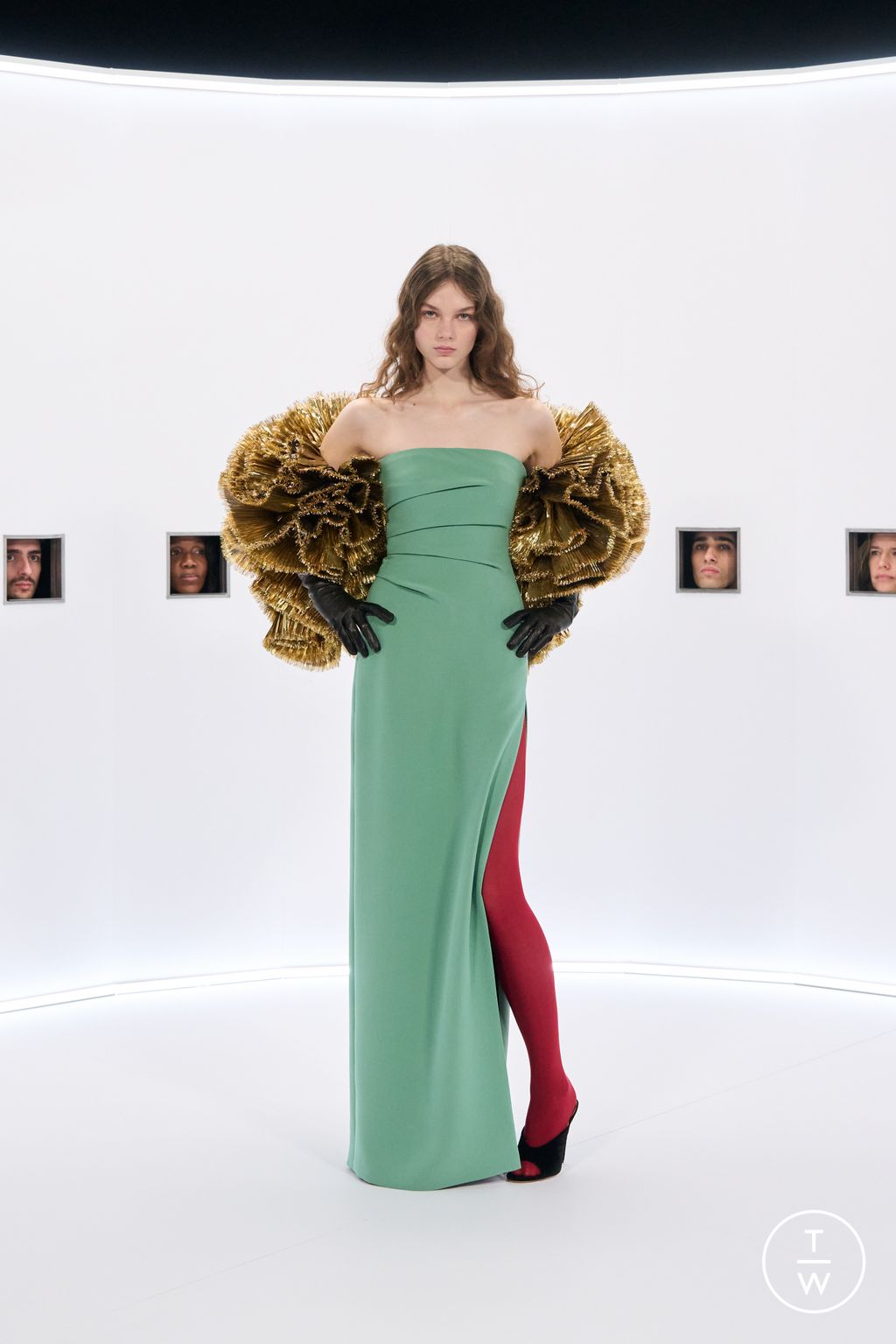 Fashion Week Paris Spring/Summer 2026 look 23 from the Valentino collection couture