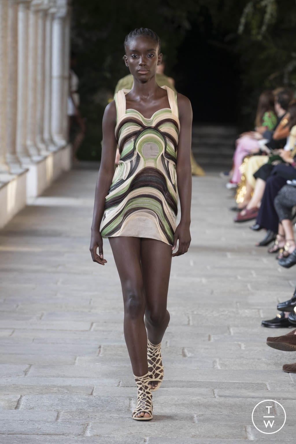 Fashion Week Milan Spring/Summer 2022 look 23 from the Alberta Ferretti collection womenswear