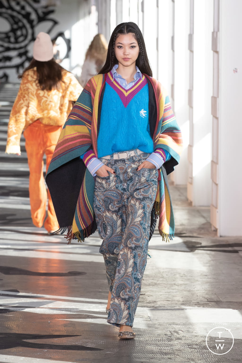 Fashion Week Milan Fall/Winter 2021 look 23 from the Etro collection 女装