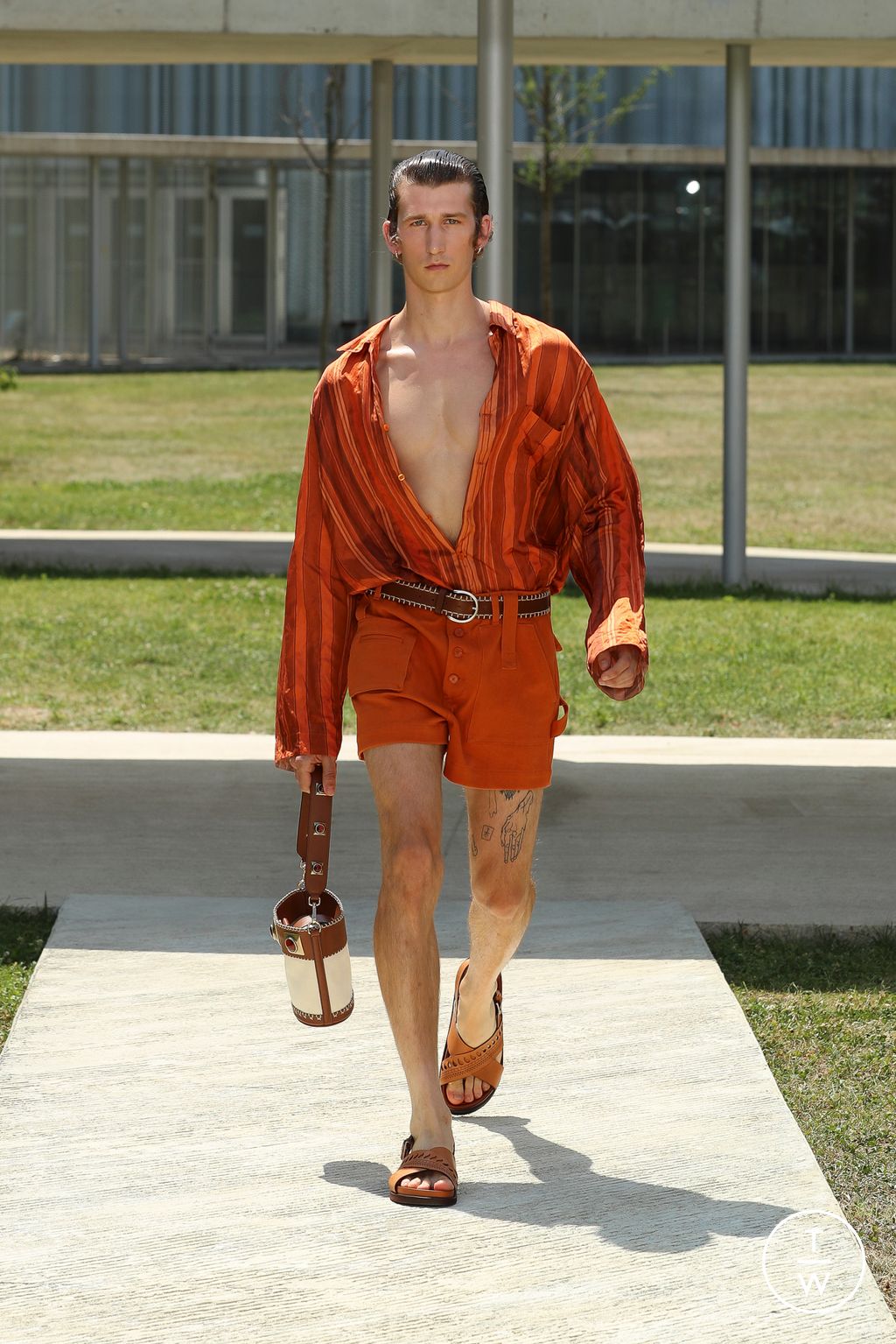 Fashion Week Milan Spring/Summer 2023 look 23 from the Etro collection menswear