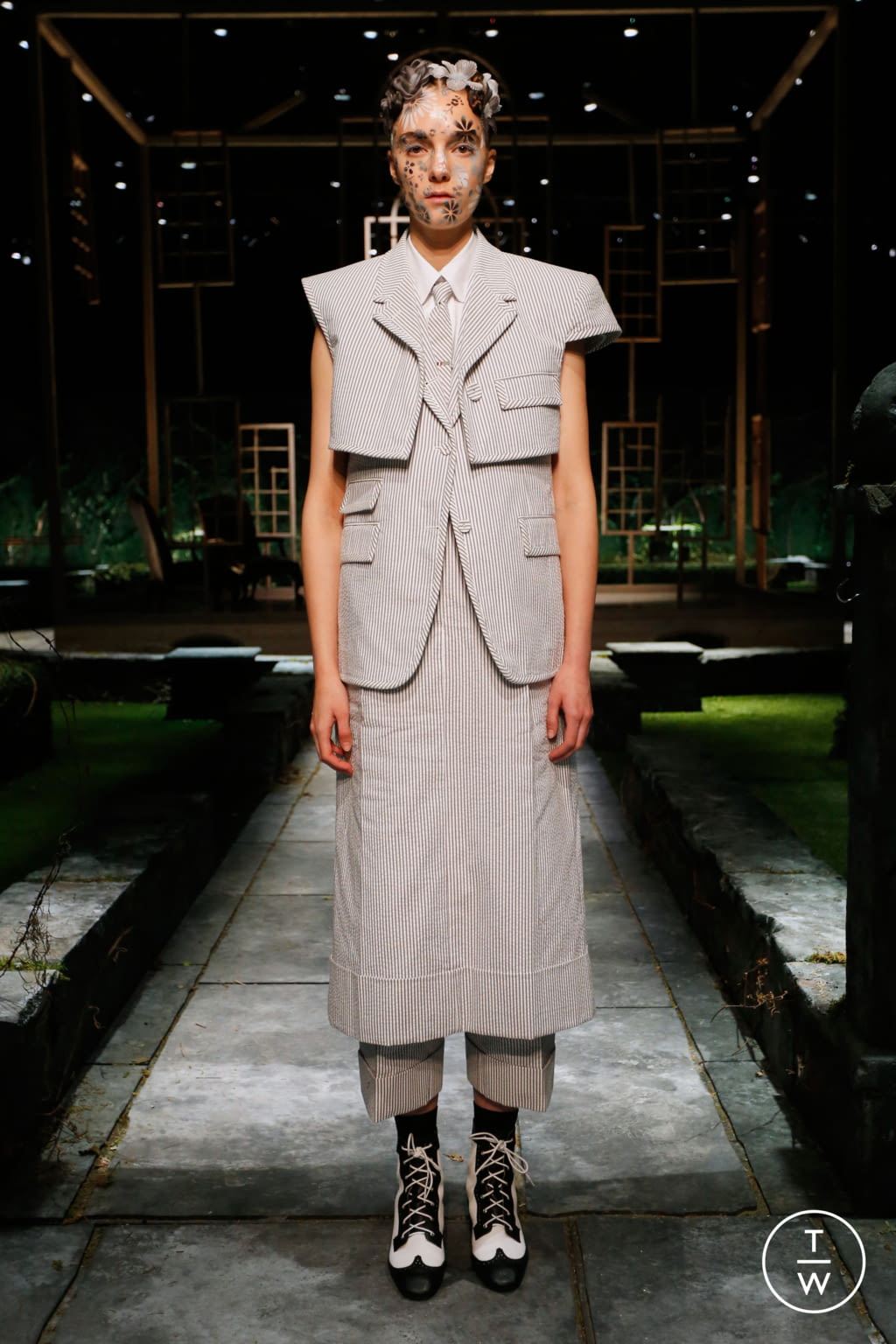 Fashion Week New York Spring/Summer 2022 look 23 from the Thom Browne collection 女装