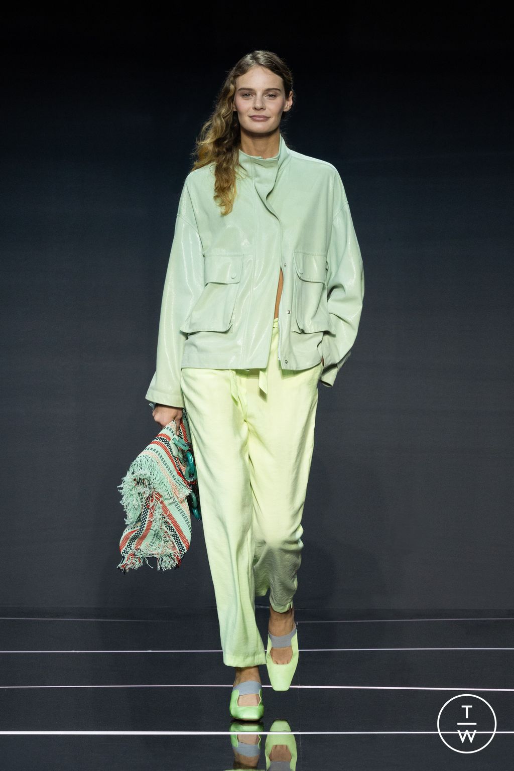 Fashion Week Milan Spring/Summer 2024 look 23 from the Emporio Armani collection womenswear