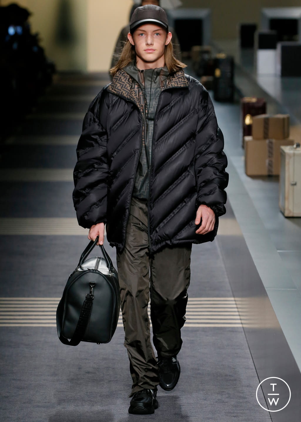 Fashion Week Milan Fall/Winter 2018 look 23 from the Fendi collection 男装
