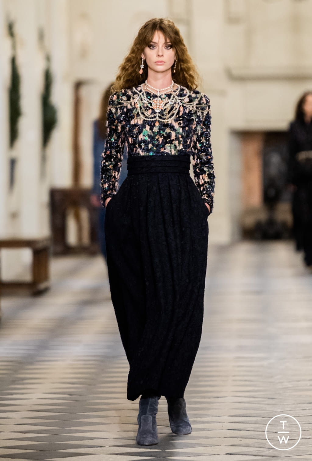 Fashion Week Paris Pre-Fall 2021 look 23 from the Chanel collection womenswear
