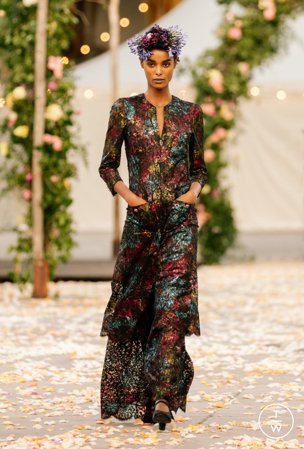 Fashion Week Paris Spring/Summer 2021 look 23 from the Chanel collection 高级定制