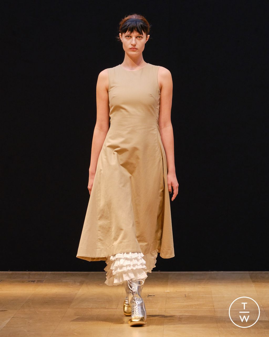 Fashion Week London Spring/Summer 2024 look 10 from the Molly Goddard collection womenswear