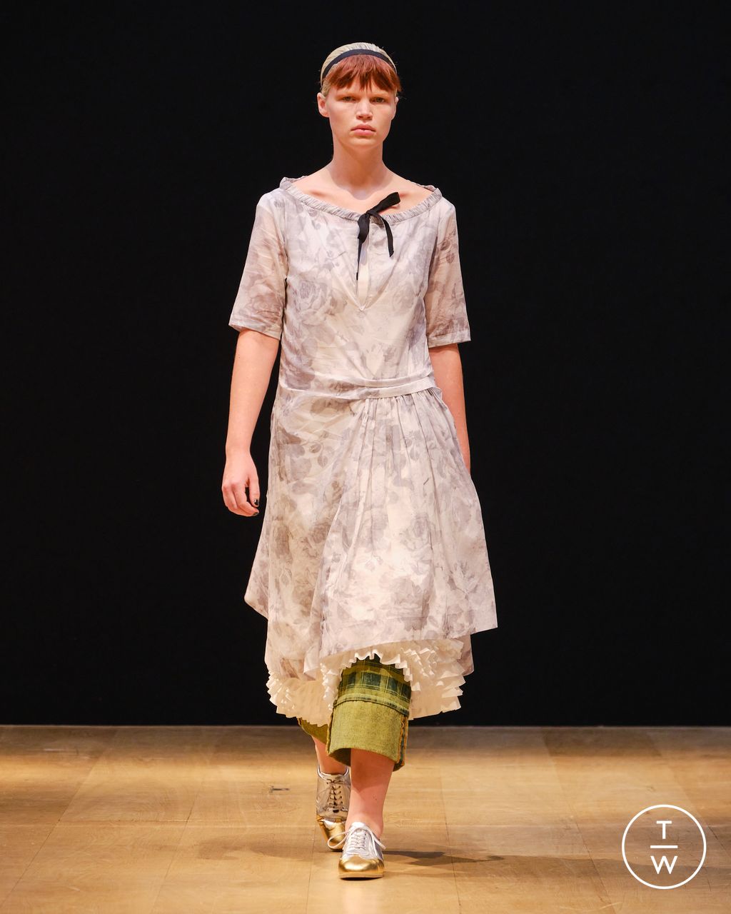 Fashion Week London Spring/Summer 2024 look 19 from the Molly Goddard collection womenswear