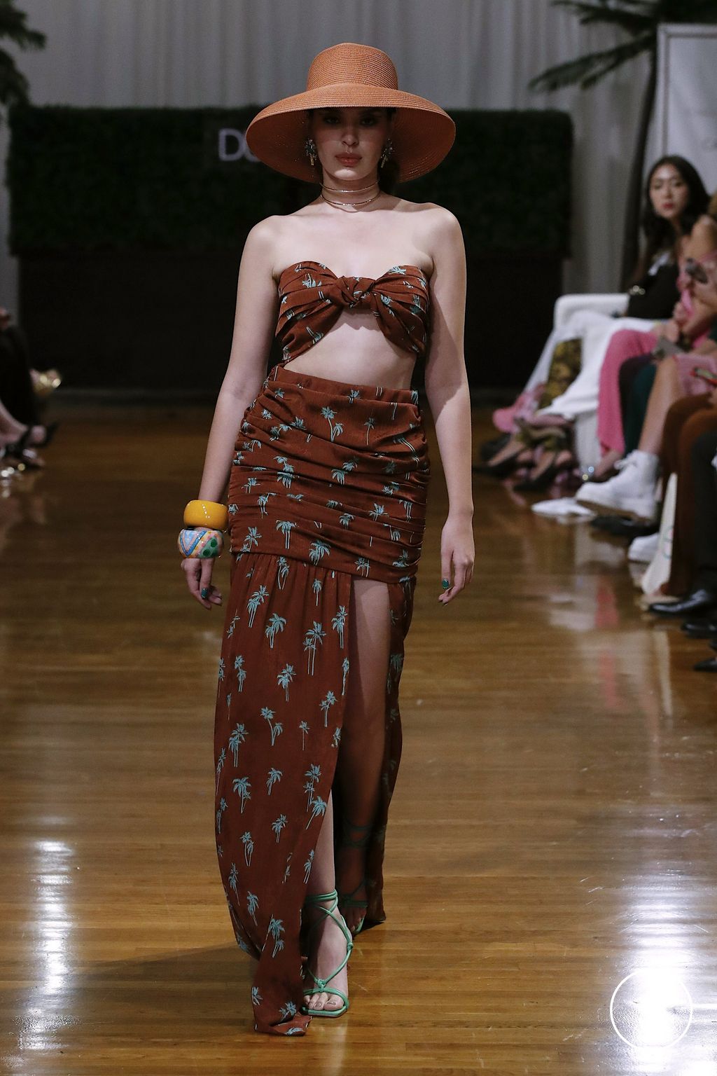 Fashion Week New York Spring/Summer 2023 look 17 de la collection Dur Doux womenswear