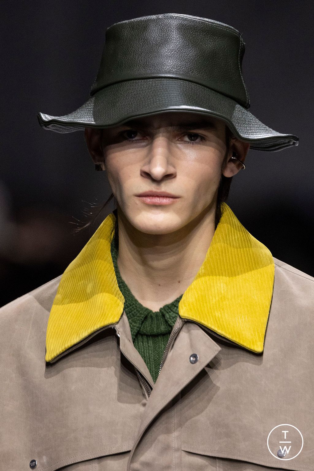 Fashion Week Paris Fall/Winter 2024 look 91 from the Fendi collection menswear accessories