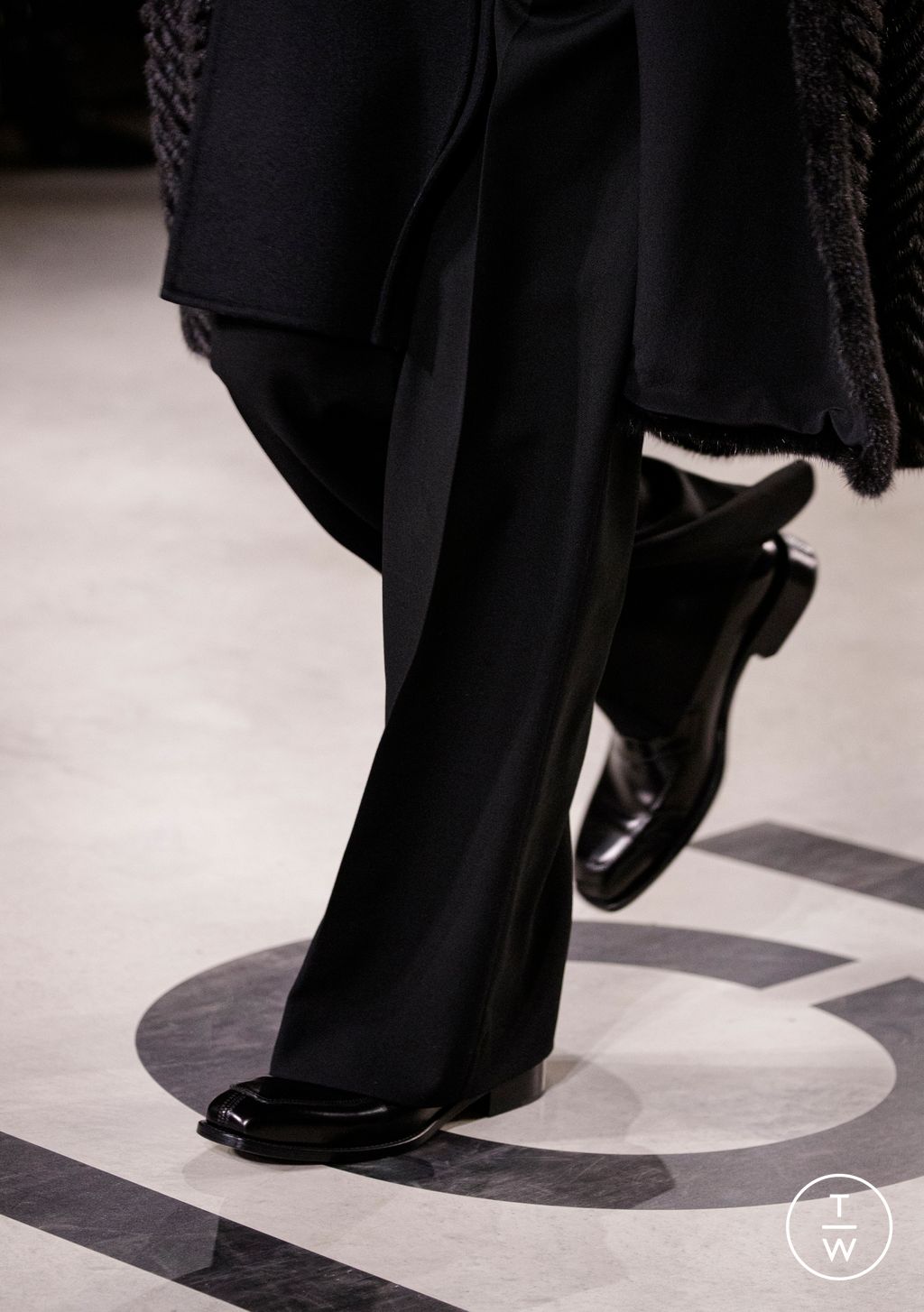 Fashion Week Milan Fall/Winter 2026 look 31 from the Fendi collection womenswear accessories