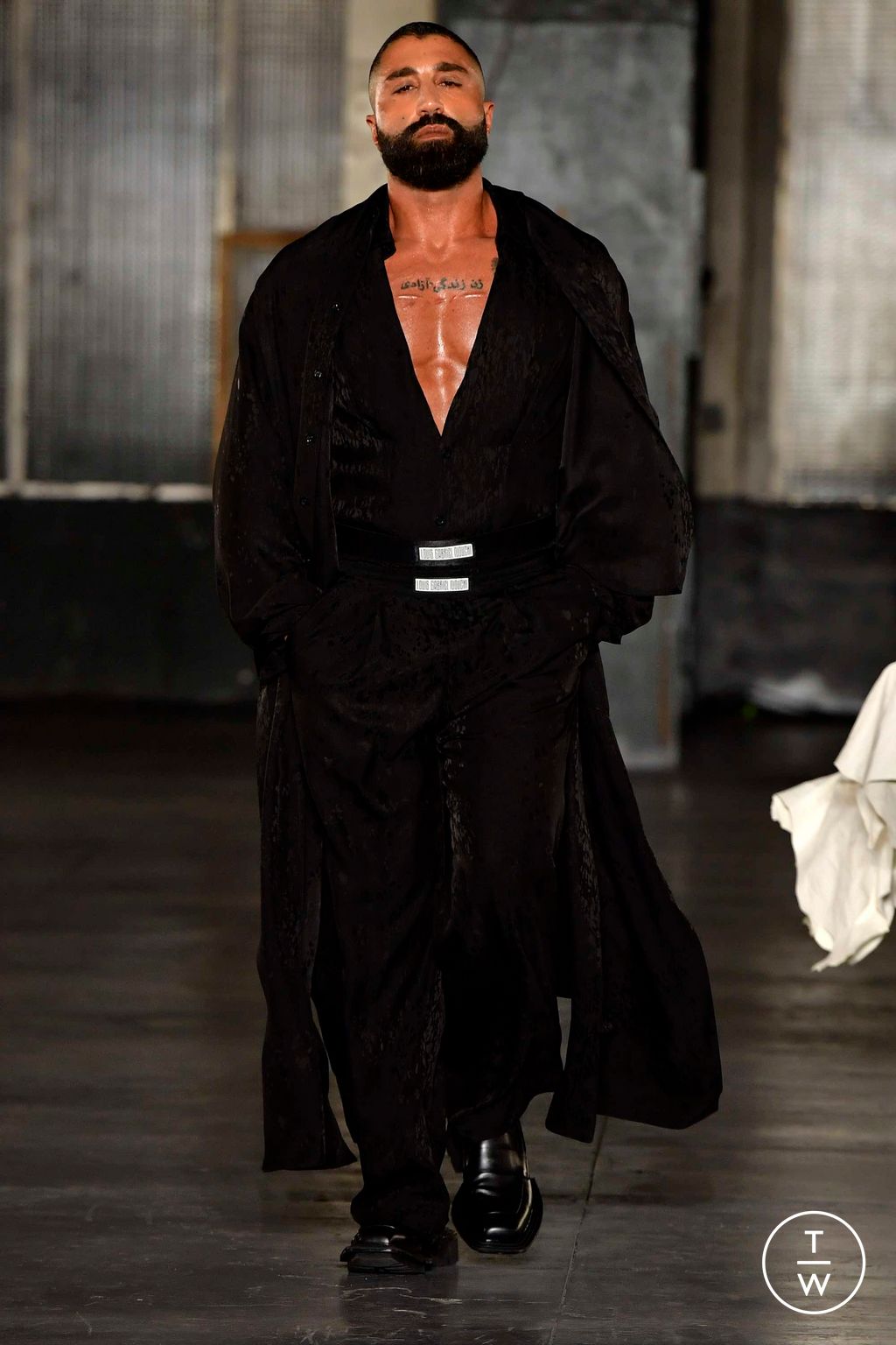 Fashion Week Paris Fall/Winter 2023 look 29 from the Louis Gabriel Nouchi collection 男装