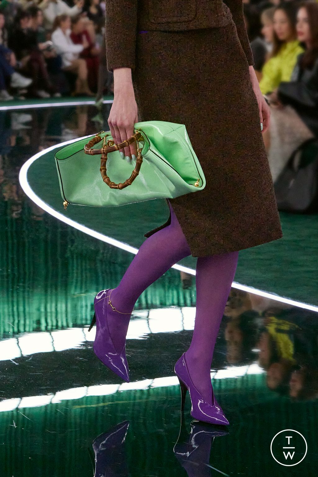 Fashion Week Milan Fall/Winter 2025 look 25 from the Gucci collection womenswear accessories