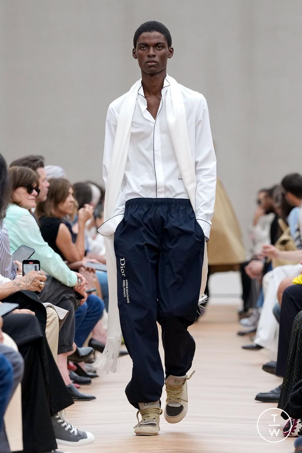 Fashion Week Paris Spring/Summer 2026 look 24 from the Dior Homme collection menswear