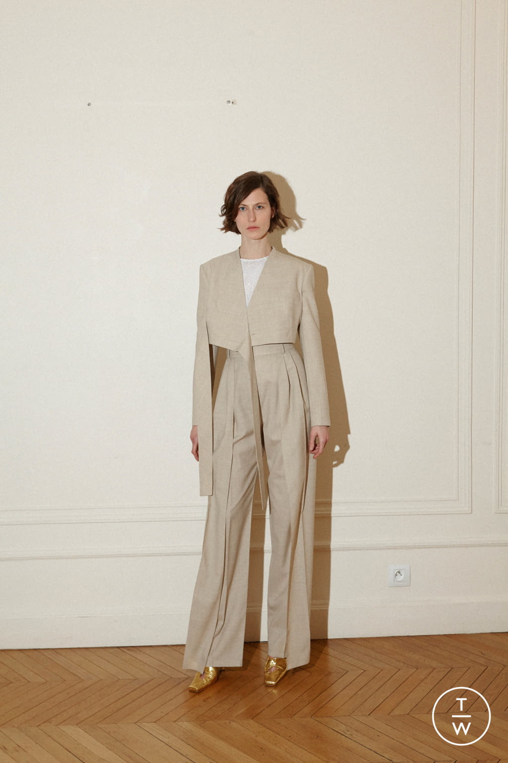 Fashion Week London Pre-Fall 2020 look 24 from the A.W.A.K.E MODE collection womenswear