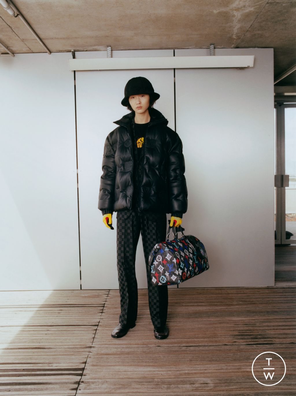 Fashion Week Paris Resort 2023 look 26 from the Louis Vuitton collection 男装