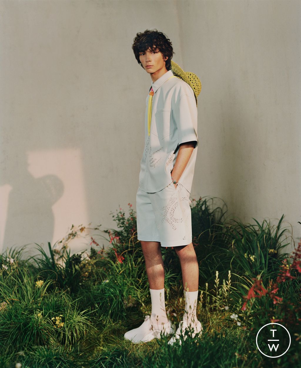 Fashion Week Paris Pre-Fall 2023 look 27 from the Louis Vuitton collection 男装