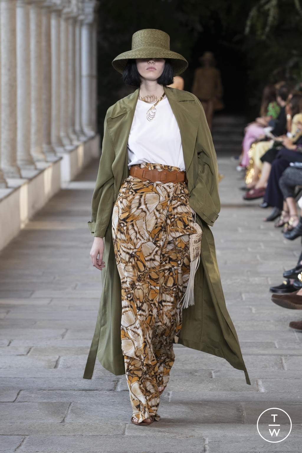 Fashion Week Milan Spring/Summer 2022 look 24 de la collection Alberta Ferretti womenswear