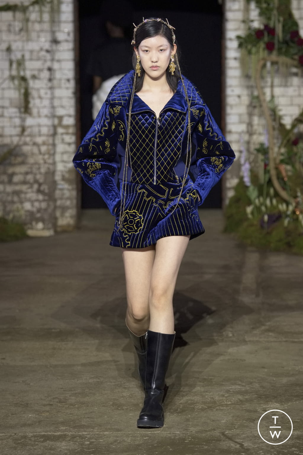 Fashion Week London Fall/Winter 2022 look 24 from the MITHRIDATE collection 女装