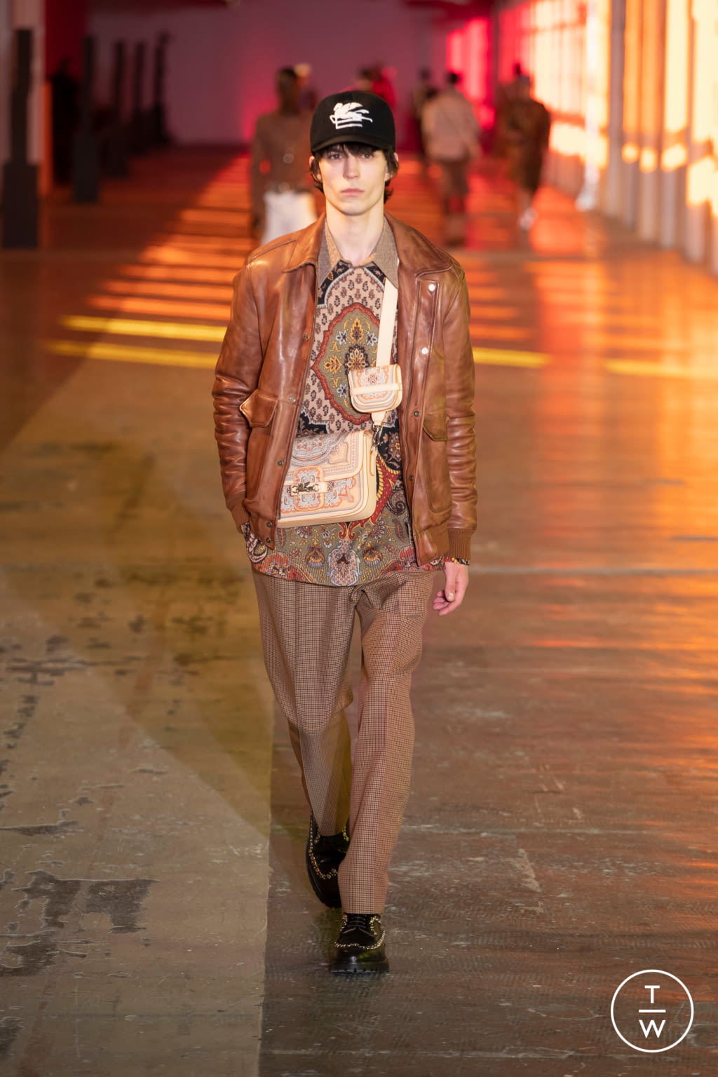 Fashion Week Milan Fall/Winter 2021 look 24 from the Etro collection 男装