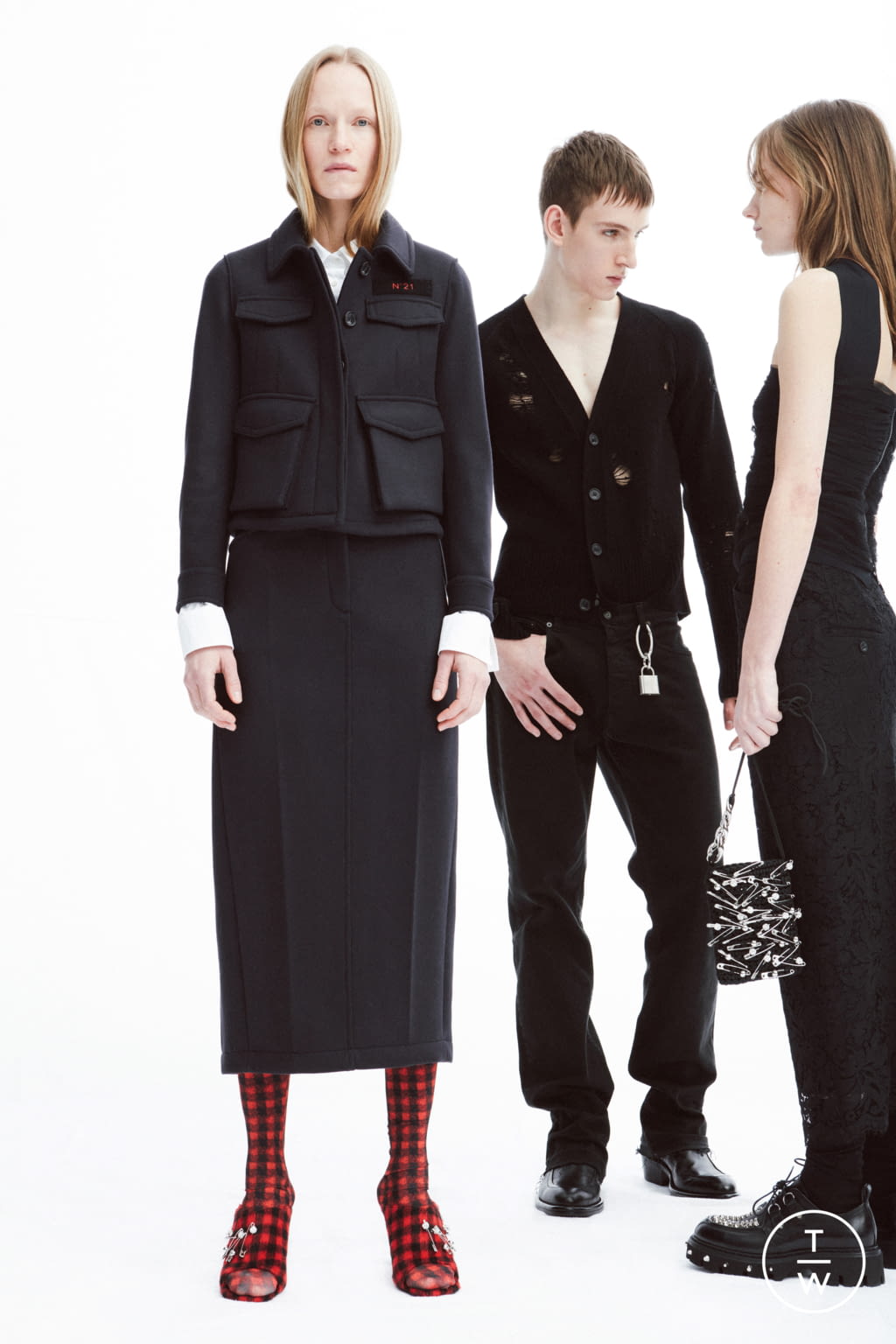 Fashion Week Milan Pre-Fall 2022 look 24 from the N°21 collection womenswear