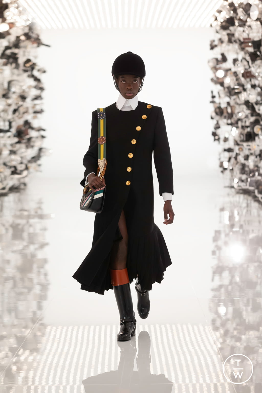 Fashion Week Milan Fall/Winter 2021 look 24 from the Gucci collection womenswear